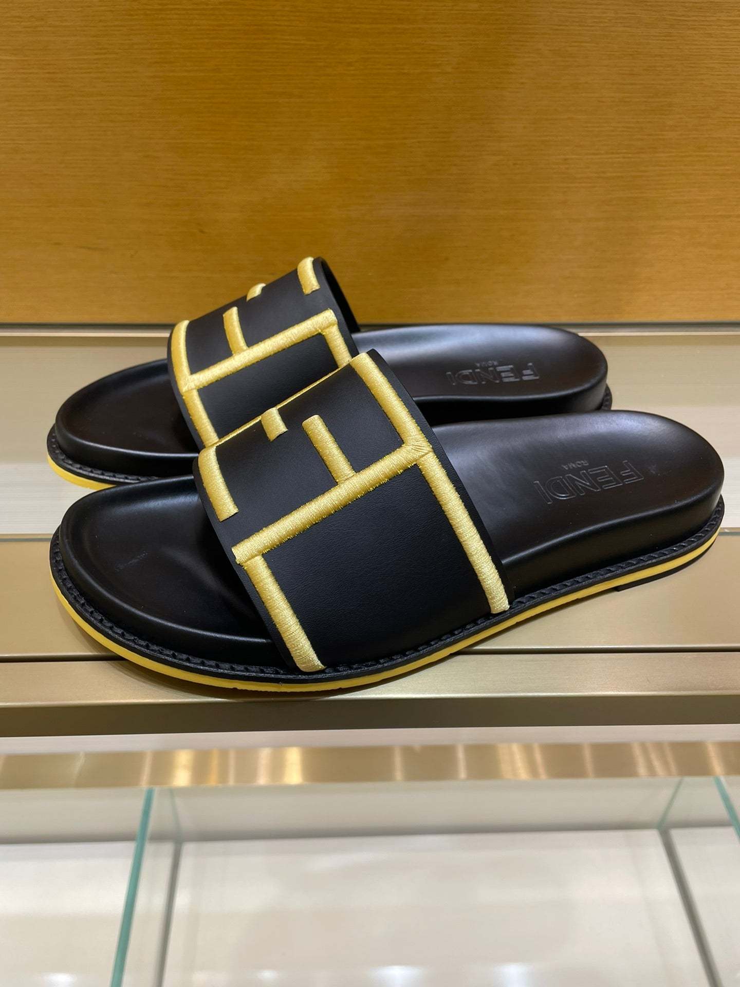 Luxury Shoes - FED - 221