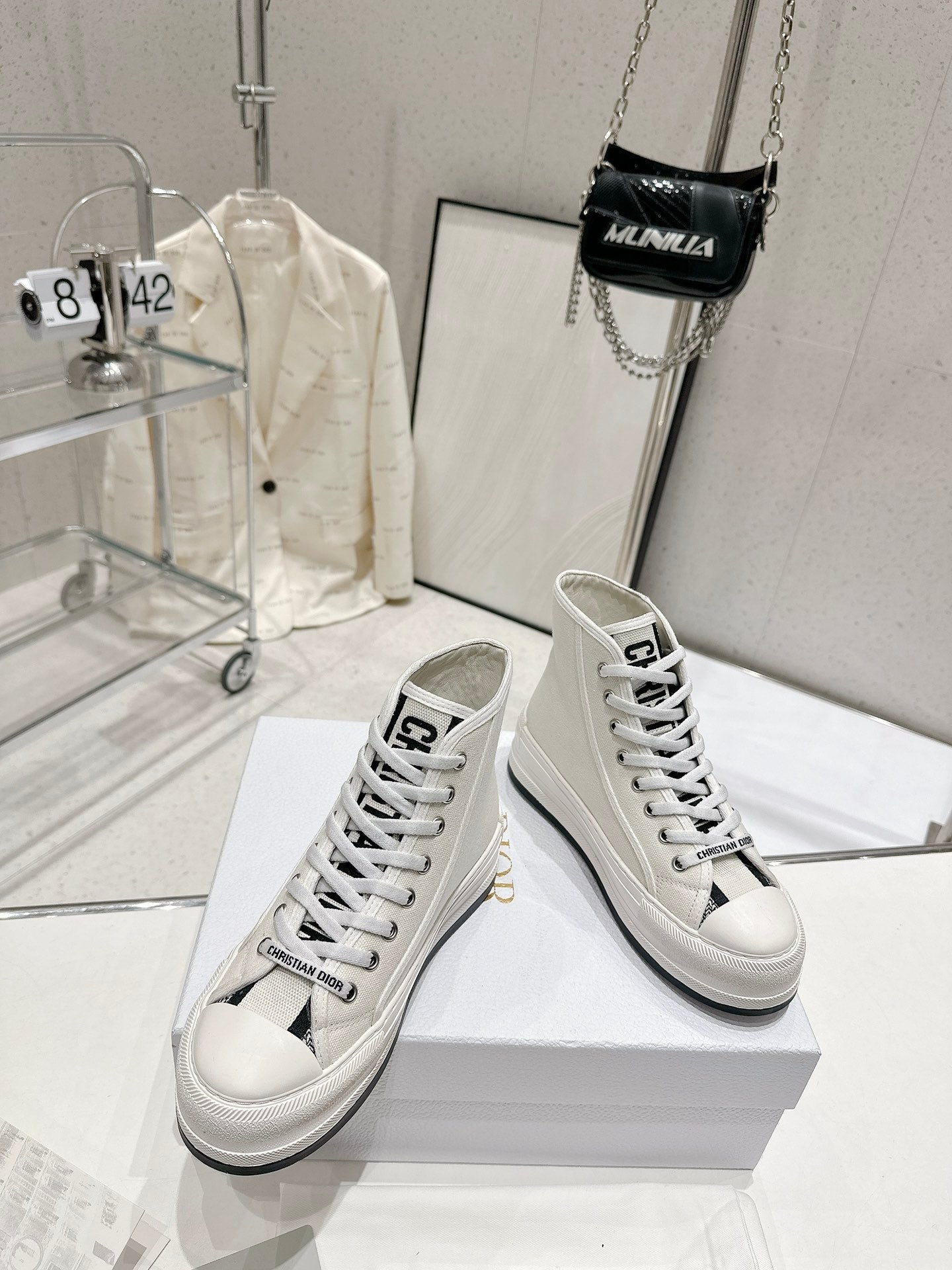 Luxury Shoes - DIR - 402