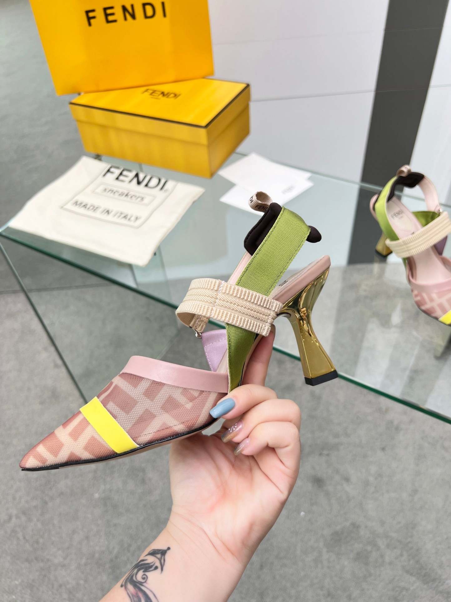 Luxury Shoes - FED - 081