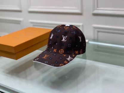 LV MONOGRAM PATTERN CAP BROWN