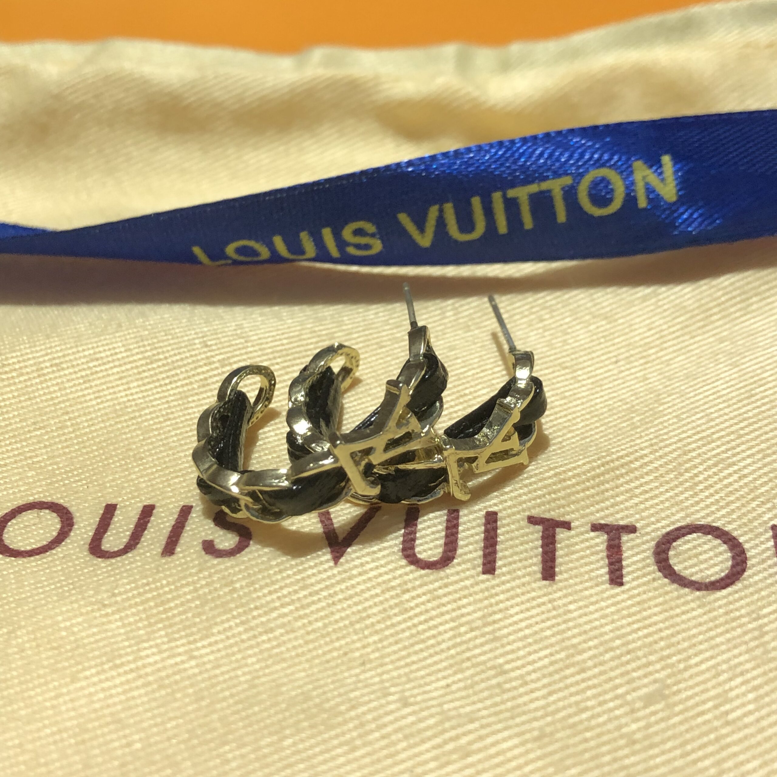 LV LOGO EARRINGS