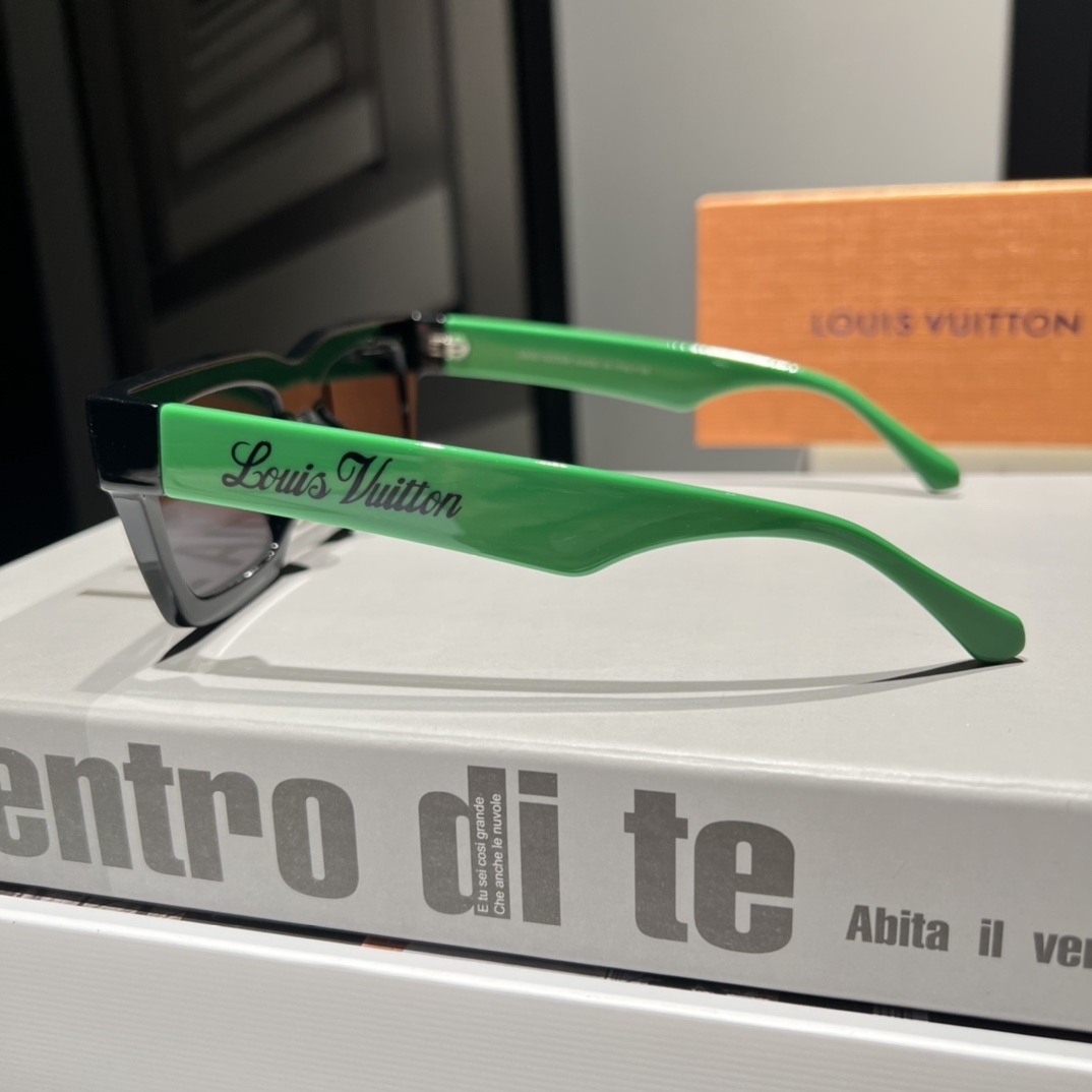 LV LV POP SUNGLASSES GREEN Z1556E