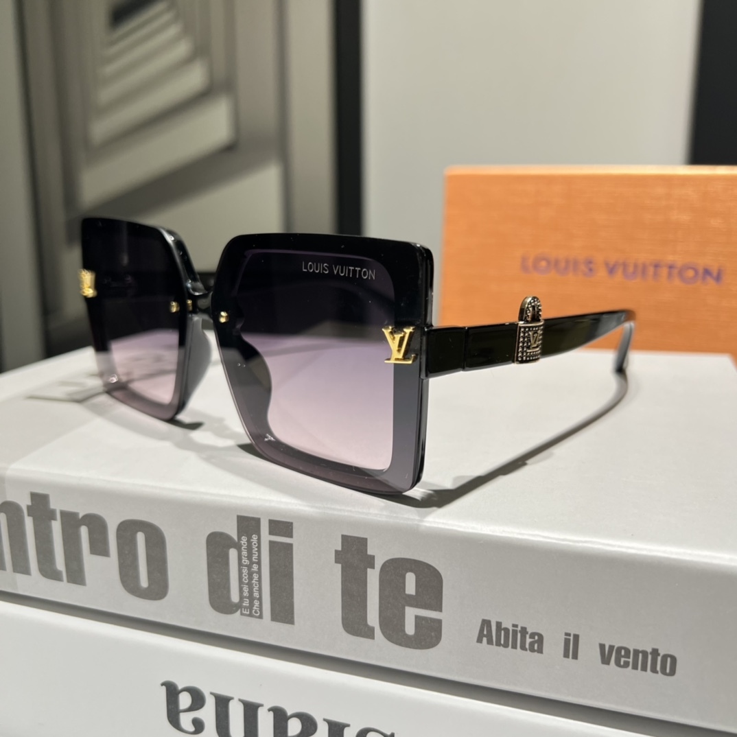 LV LOCK SQUARE SUNGLASSES BLACK AND PURPLE