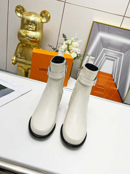Luxury Shoes - LU-V - 586