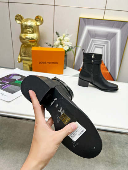 Luxury Shoes - LU-V - 515