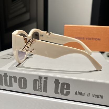LV ICON CAT EYE SUNGLASSES CREAM Z1734W