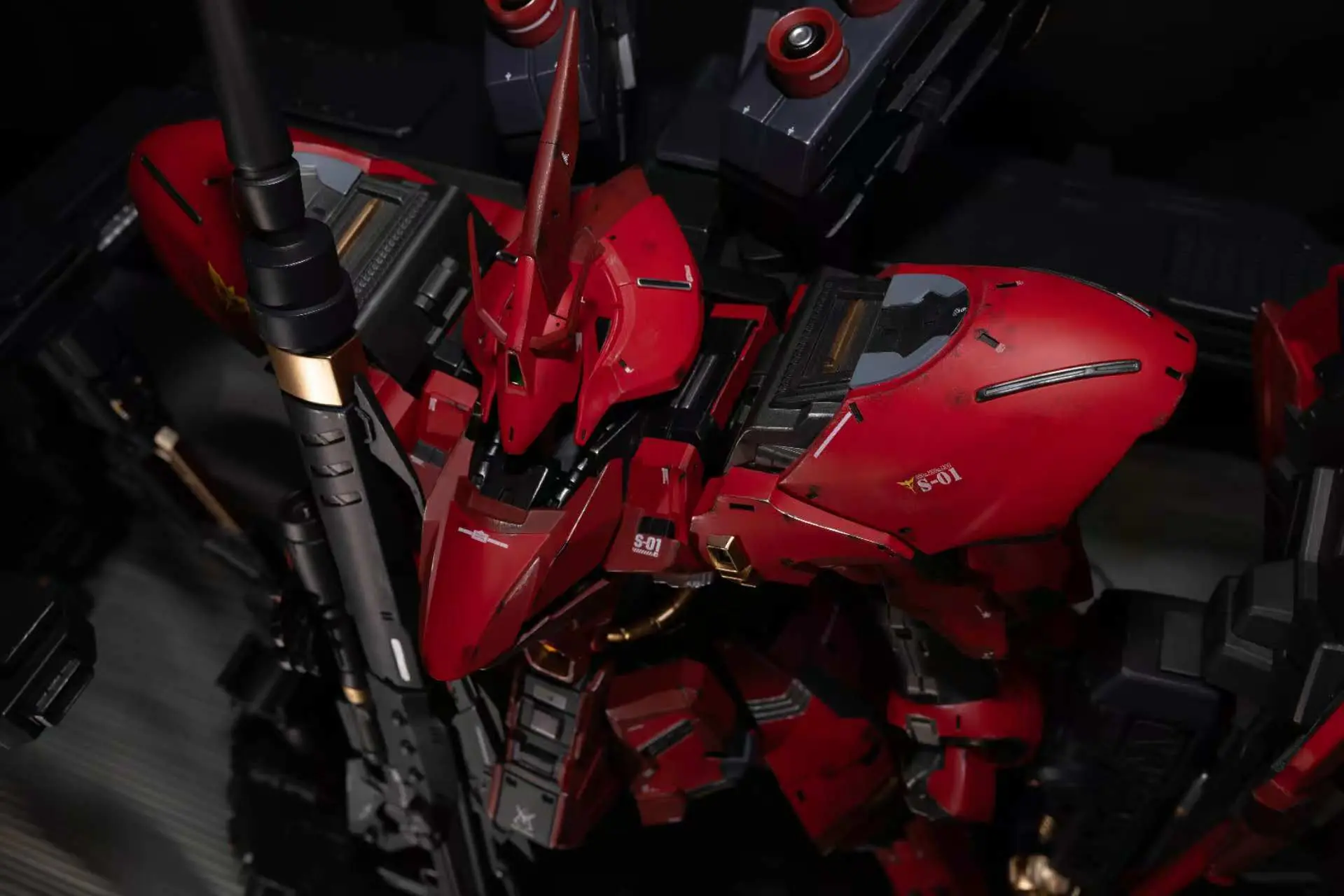 Mecha era Studio - Gundam Series Red Robot Statue(GK) 