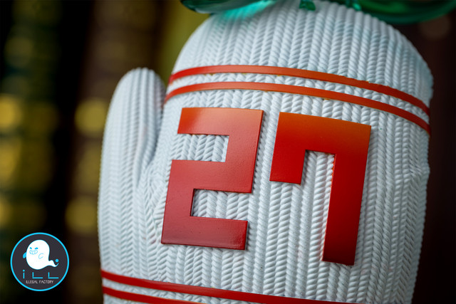 ILL Studio- HITMAN REBORN!Tsunayoshi Sawada Gloves 3.0 with LED Statue(GK) 