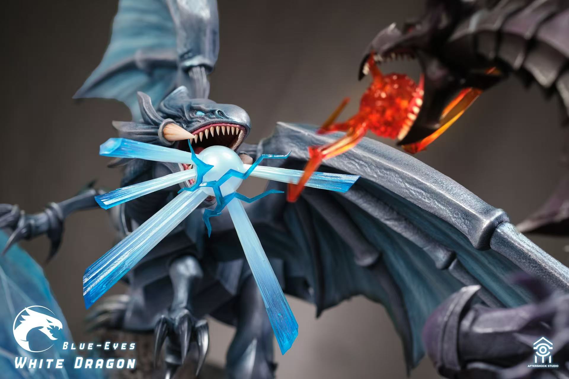 Yu-Gi-Oh! Blue-Eyes White Dragon and Red-Eyes Black Dragon Statue GK, Aftershock Studio, Pre-sale