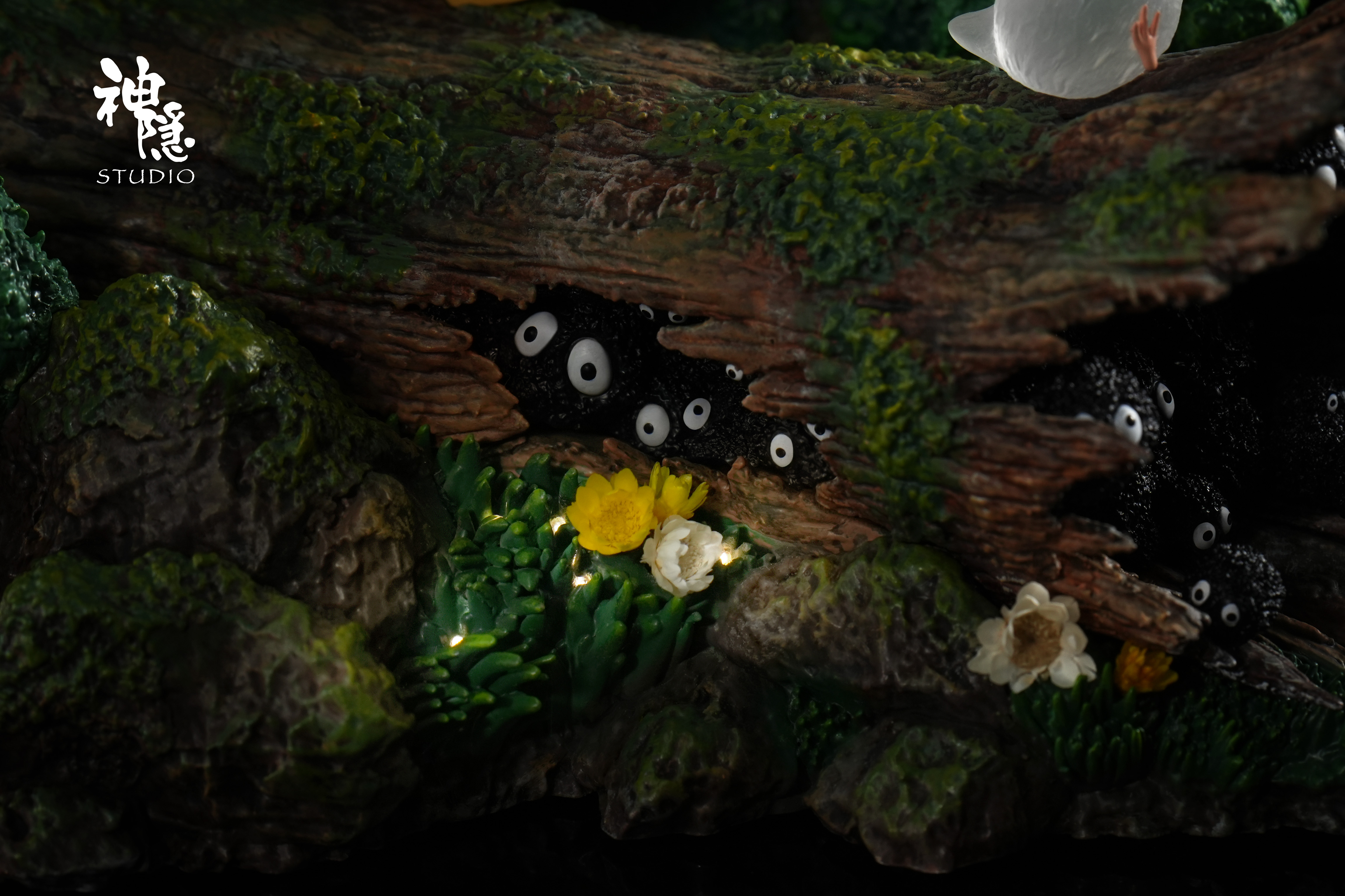 Hayao Miyazaki-Kusakabe Mei on wood with LED statue GK，Shenyin Studio Pre-sale