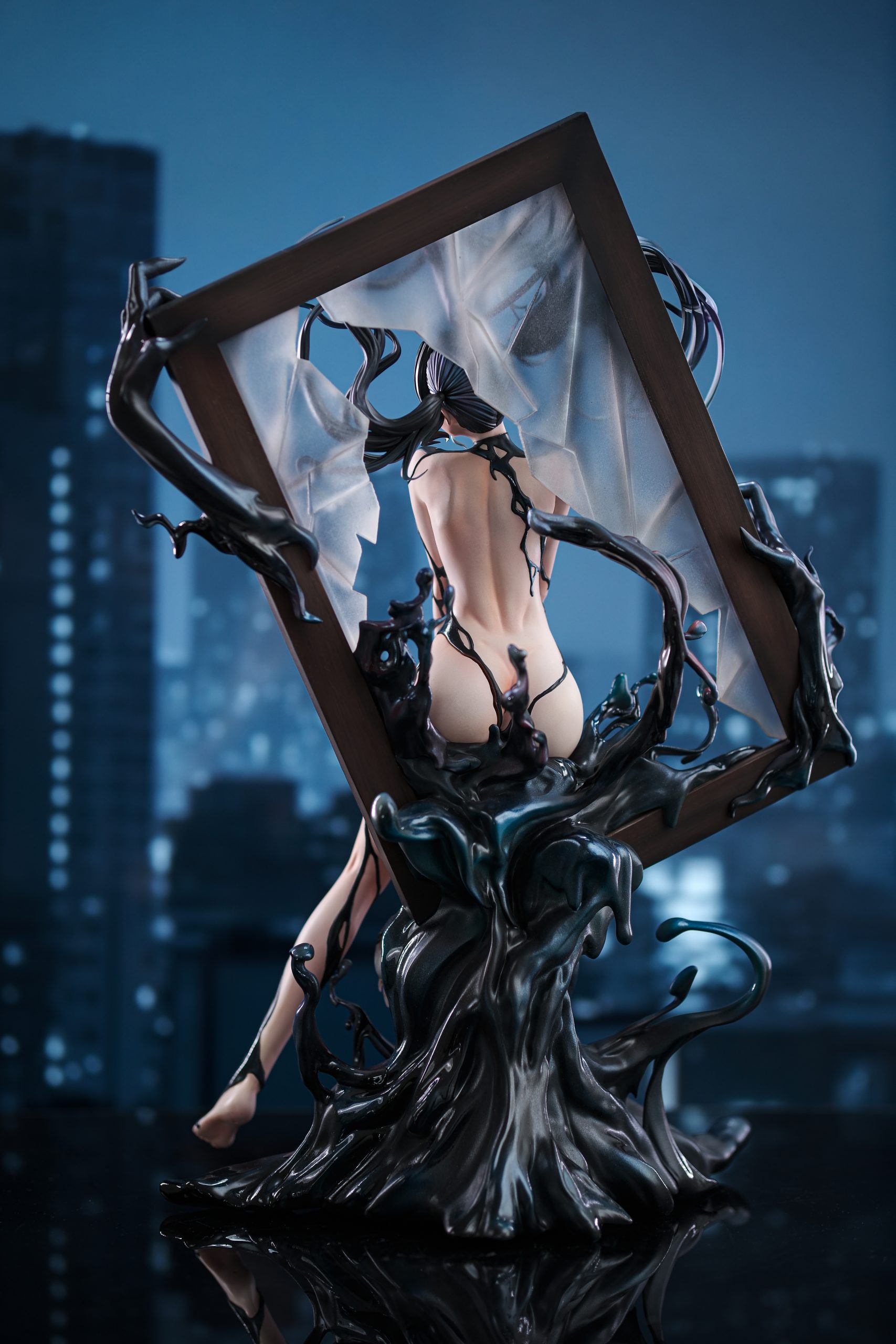 Venom Girl 1/4 Statue (GK) (Adult 18+)- Source Studio