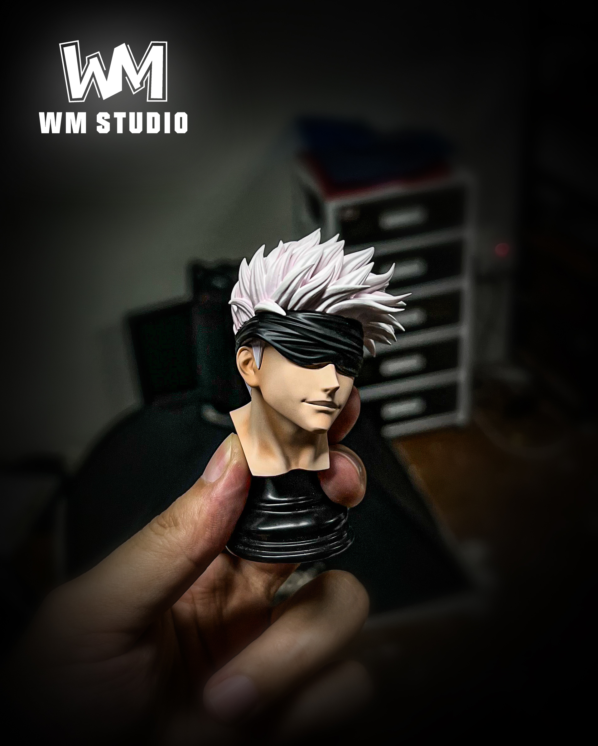 Jujutsu Kaisen Squatting Gojo Sensei Statue (GK) -WM Studio 