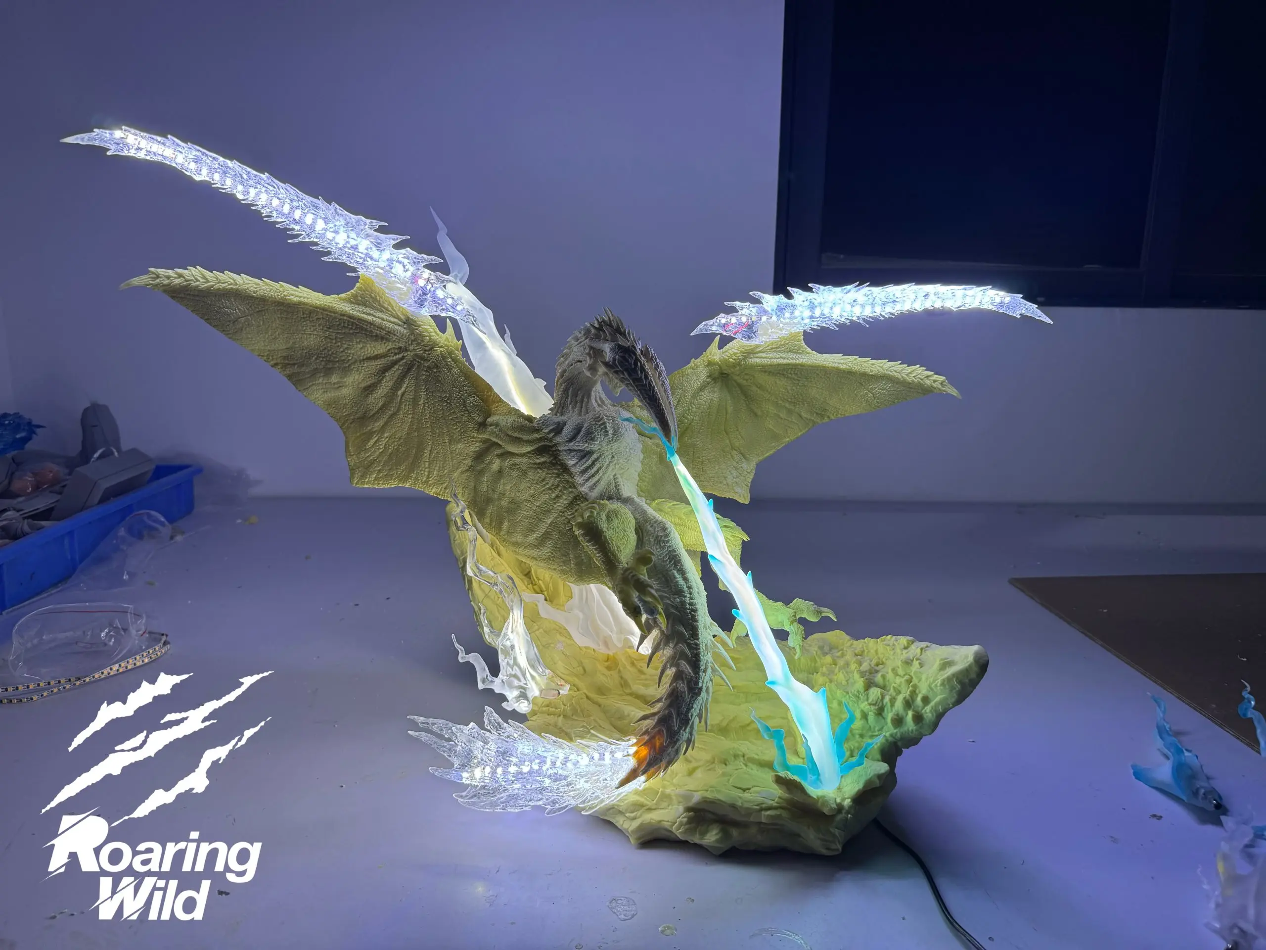 Roaring Wild Studio -Monster Hunterl  Anniversary Limited Rey Dau Statue