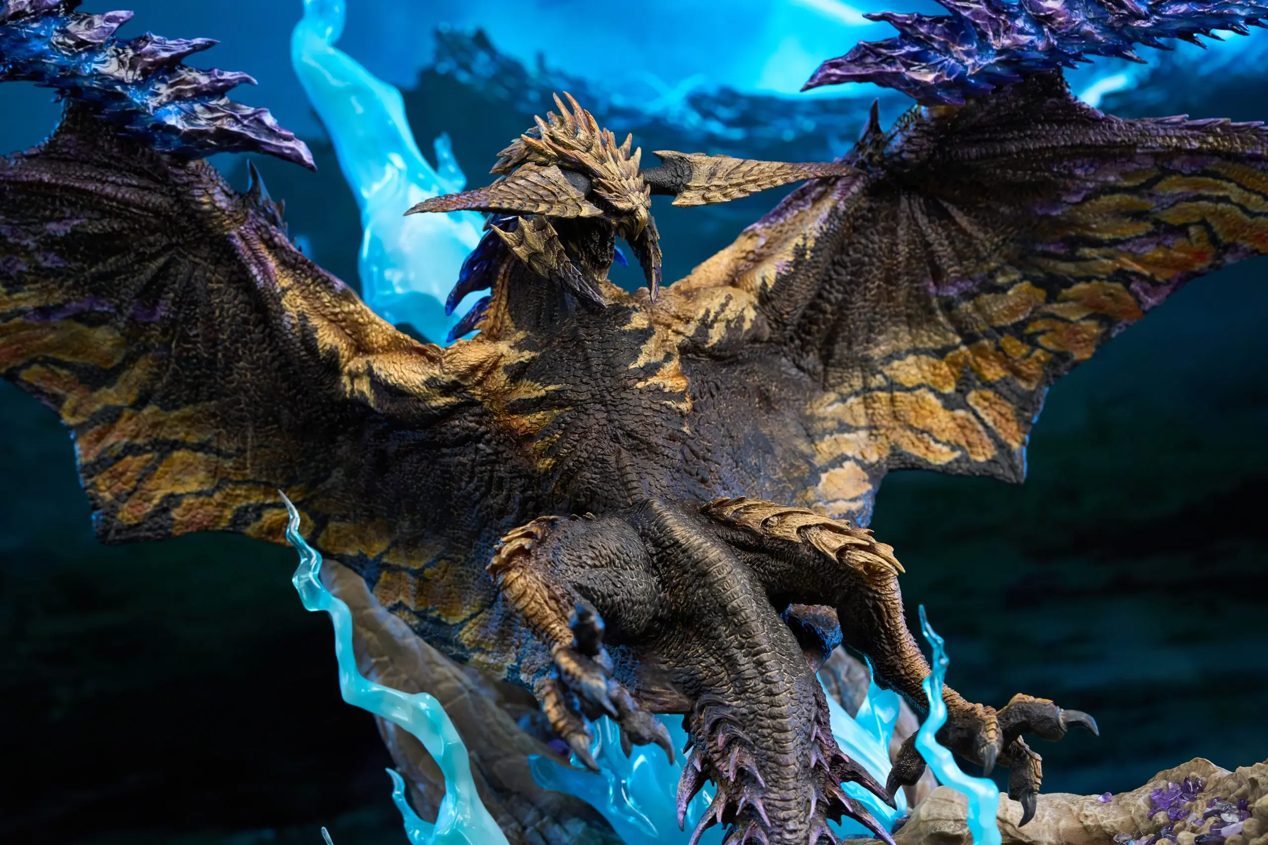 Roaring Wild Studio -Monster Hunterl  Anniversary Limited Rey Dau Statue