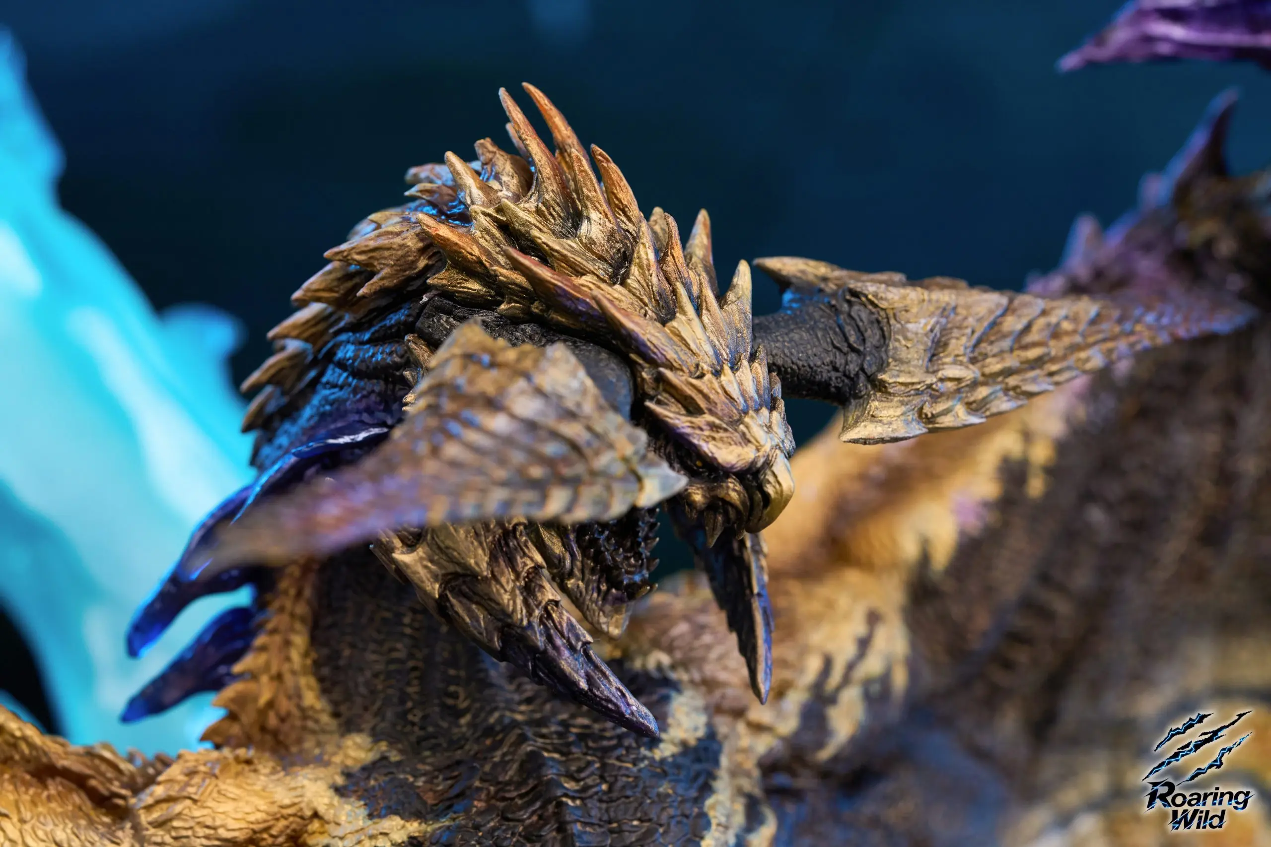 Roaring Wild Studio -Monster Hunterl  Anniversary Limited Rey Dau Statue