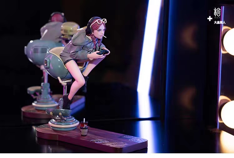 Manas SUM - Original Tokyo Video Game Girl (Licensed)Statue