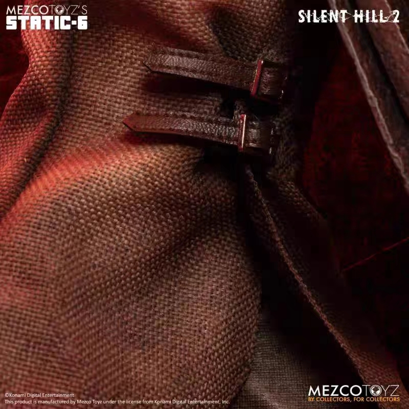 Mezco Studio - STATIC SIX Silent Hill 2 1/6 Scale Red Pyramid Thing Statue (Licensed) Statue