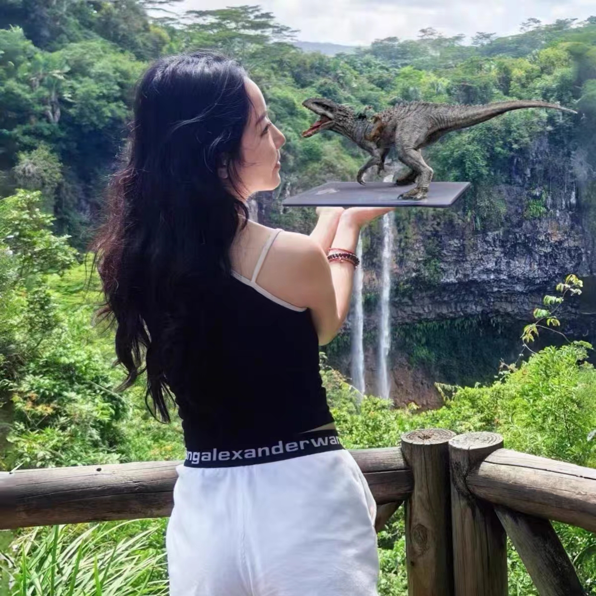 DinoDream - Jurassic World 10th Anniversary Indominus Rex DX Edition Licensed Statue