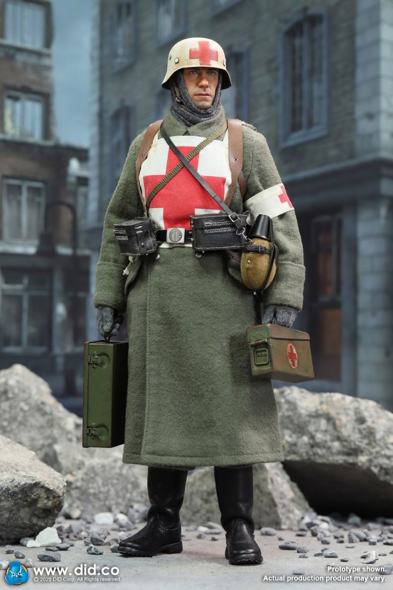 1/6 Scale WWII German Medic Officer Candidate Gregor D80183 (Licensed) Statue(GK)- DID Studio 