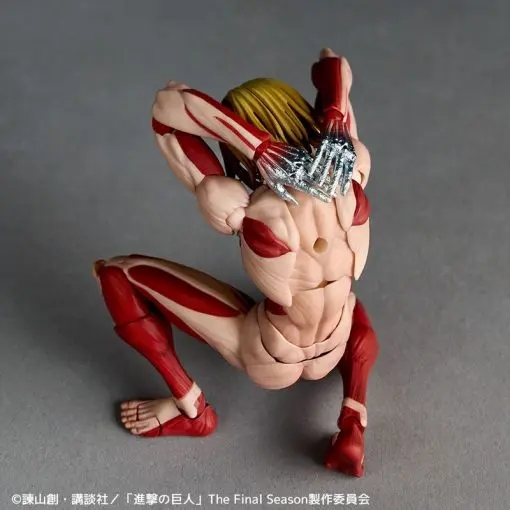 Kaiyodo - Revoltech Amazing Yamaguchi Attack on Titan Armored Titan & Female Titan (Licensed)Statue(GK)