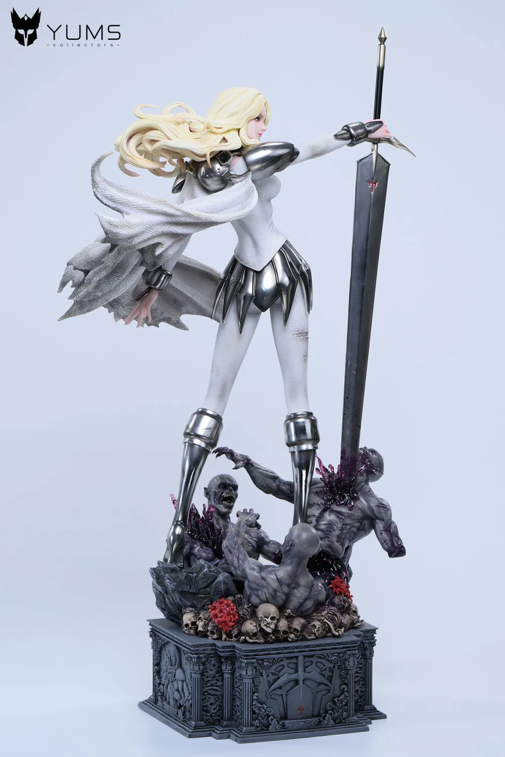YUMS-Collectors Studio - Teresa X Clare Claymore Statue 