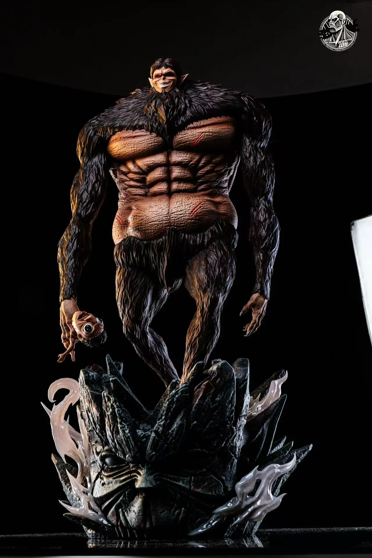 Warhead Studio - Attack on Titan Beast Titan Statue