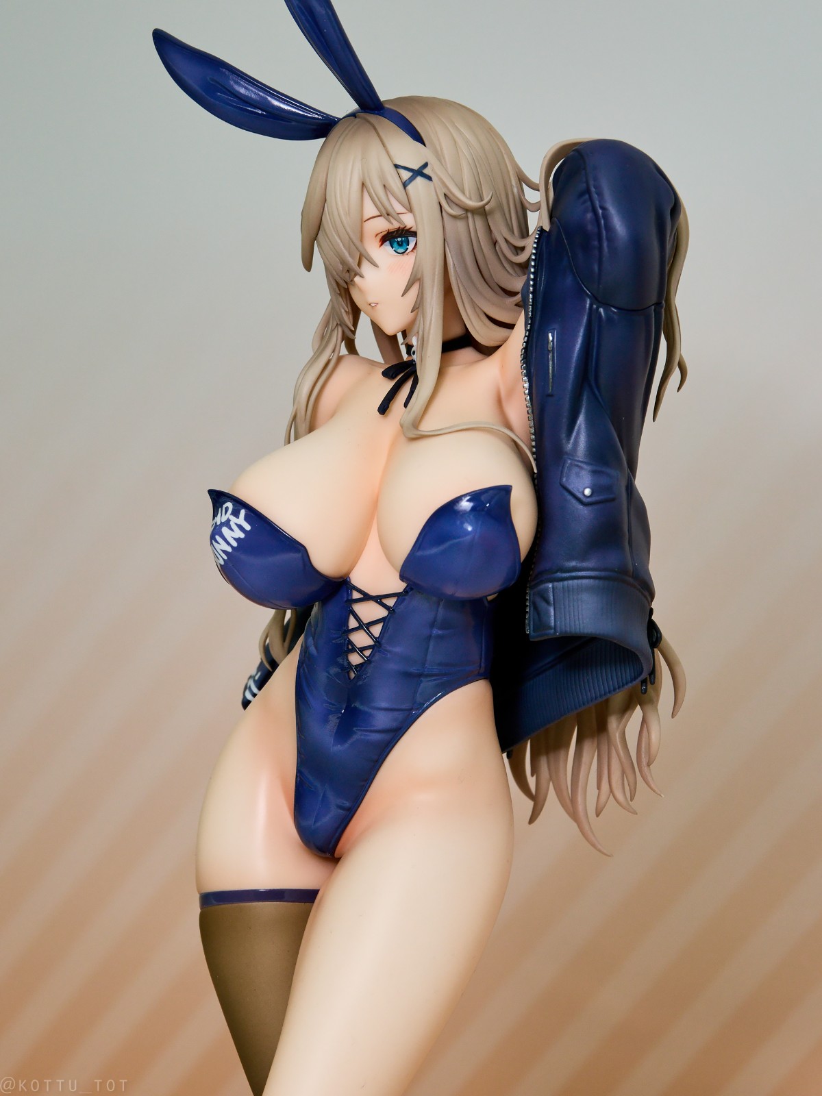 Original Bad Bunny (Licensed)Statue(GK) (Adult 18+)-QuesQ 