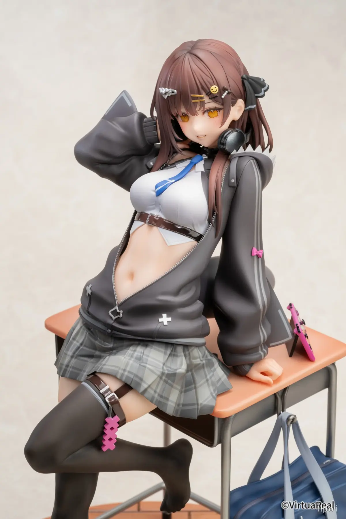 Reverse Studio - VirtuaReal Project Nana7mi 1/7 Shark Suit 2.0 (Licensed)Statue(GK) 