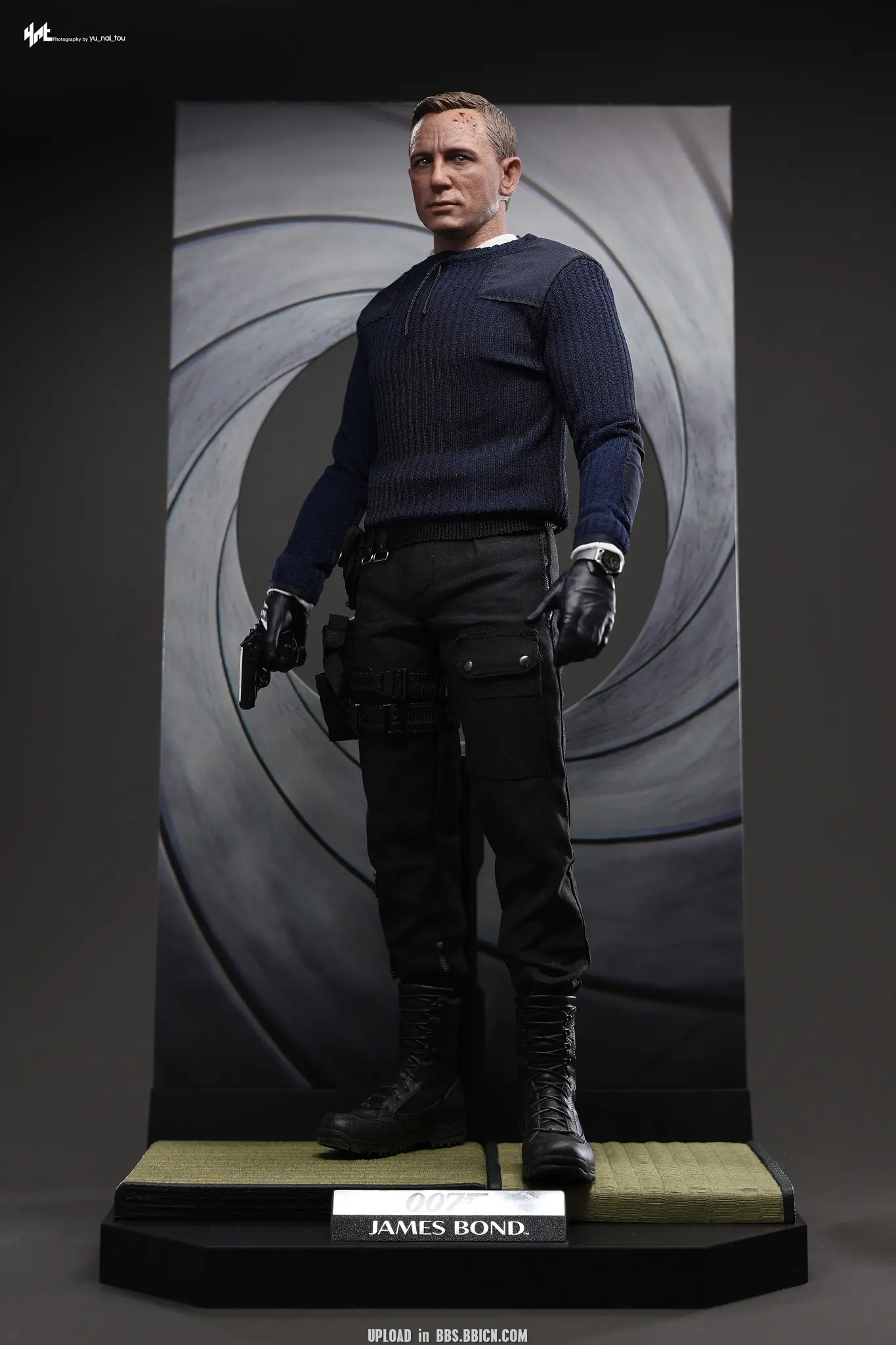 Hottoys - No Time To Die James Bond (Commando Outfit) 1/6th scale Collectible Figure MMS804 (Licensed) Statue(GK)