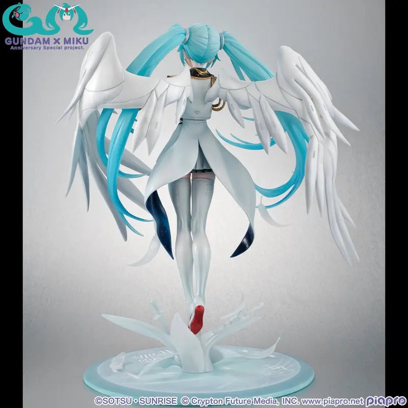 MegaHouse Lucrea Studio - Miku x Gundam PVC 1/7 Statue(GK)
