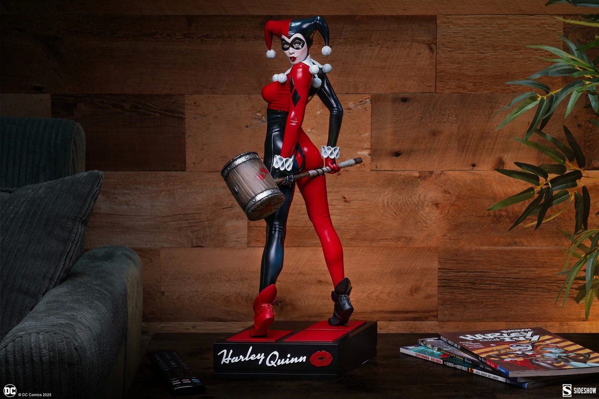 Pre-sale Sideshow 49cm Harley Quinn 300922 Material Polystone Dimensions Height 19.3 inches (49 cm) Width 10.1 inches (26 cm) Depth 7.3 inches (19 cm) Weight 10 pounds (4.5 kg)*(GK)-KWII-GK