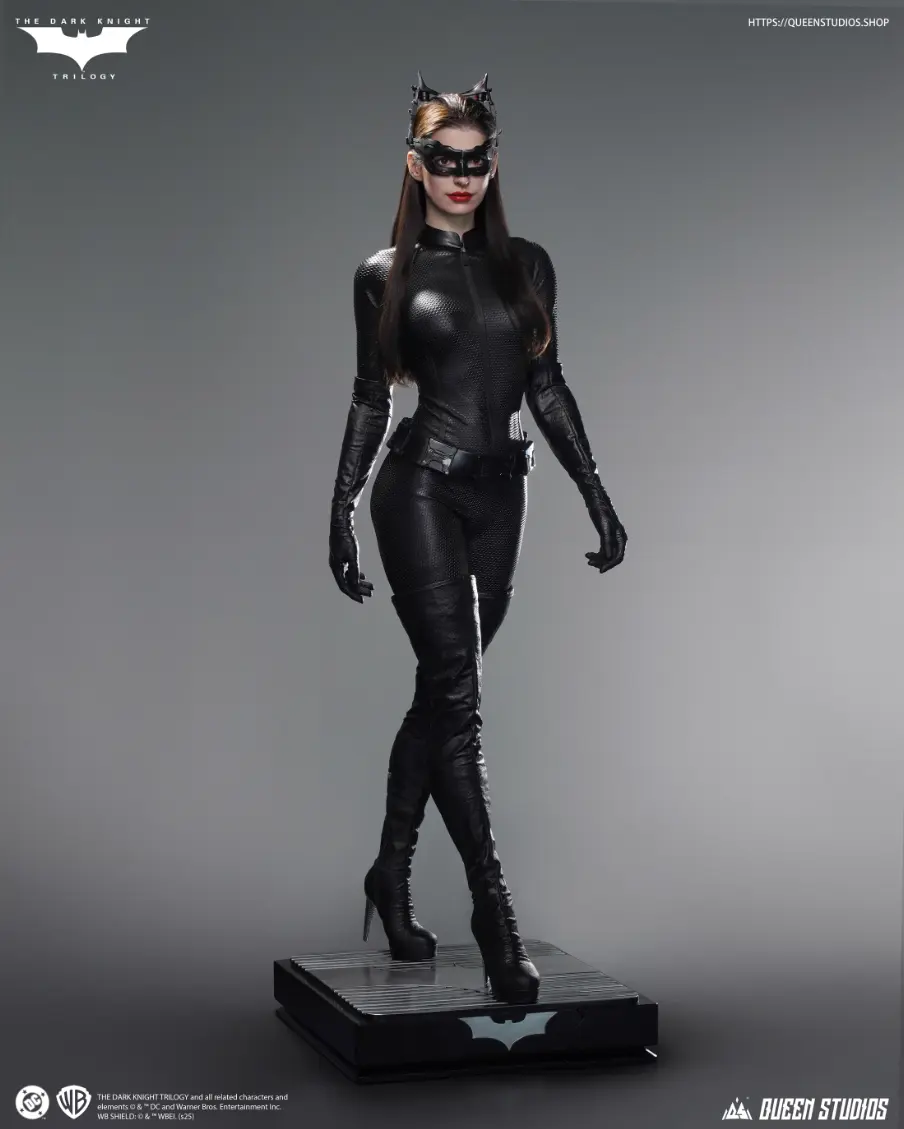 Queen Studios - Catwoman Life-Size Statue (Licensed) 
