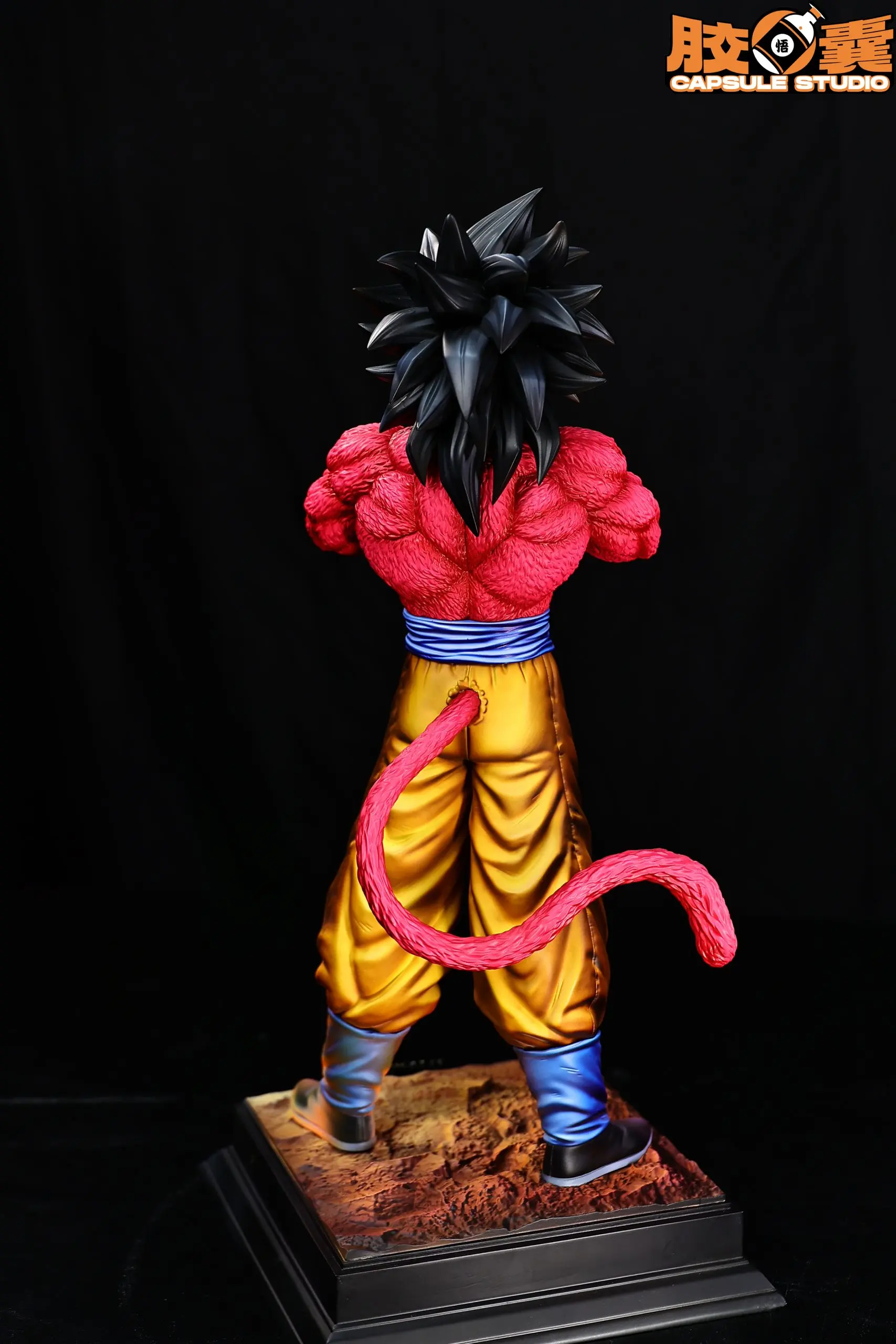 Capsule Studio - Dragon Ball Super Saiyan 4 Goku Clasps His Fists Statue(GK)