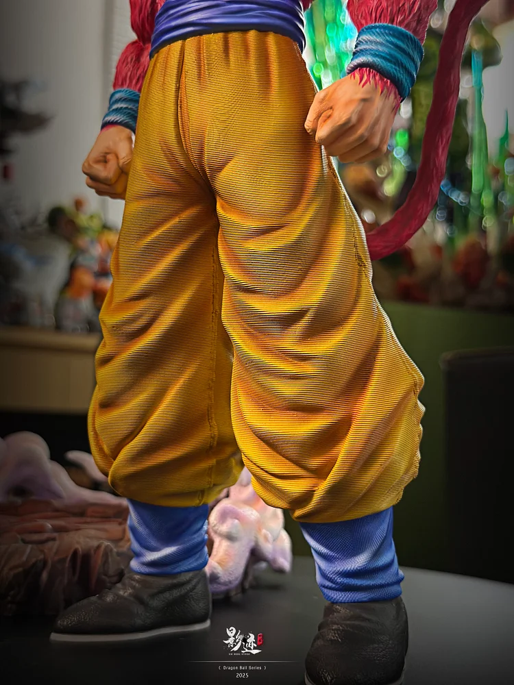 Dragon Ball Character Series 021 Super Saiyan 4 Son Goku 1/6 and 1/4 Statue (GK) -Dim Studio