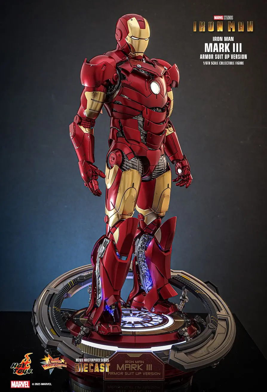 Hottoys - Iron Man Mark III (Armor Suit Up Version) 1/6th scale Collectible Figure MMS825D72 (Licensed)  Action Figure