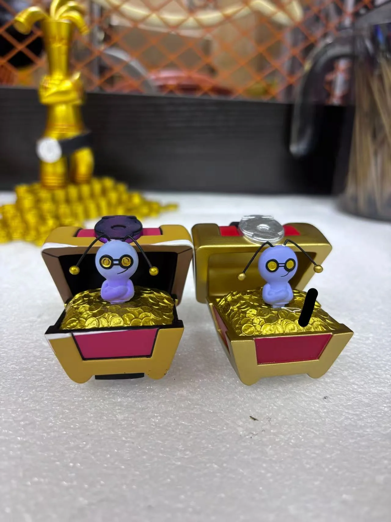 Ymg Studio - Pokemon Gholdengo + Gimmighoul Statue 