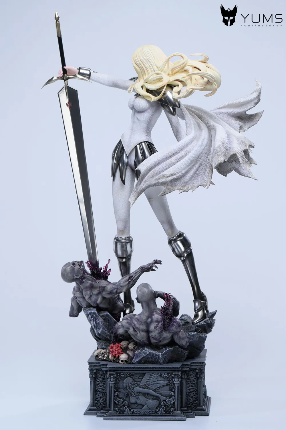 YUMS-Collectors Studio - Teresa X Clare Claymore Statue 