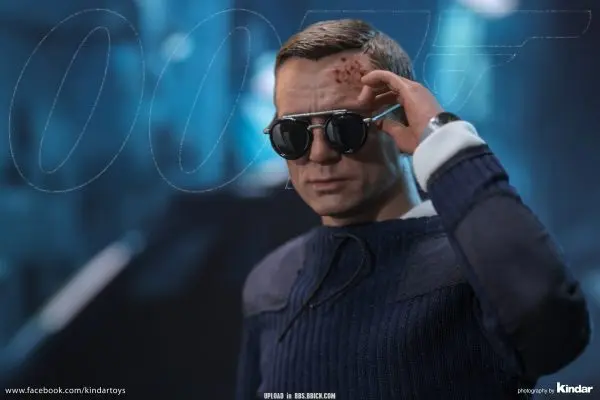 Hottoys - No Time To Die James Bond (Commando Outfit) 1/6th scale Collectible Figure MMS804 (Licensed) Statue(GK)