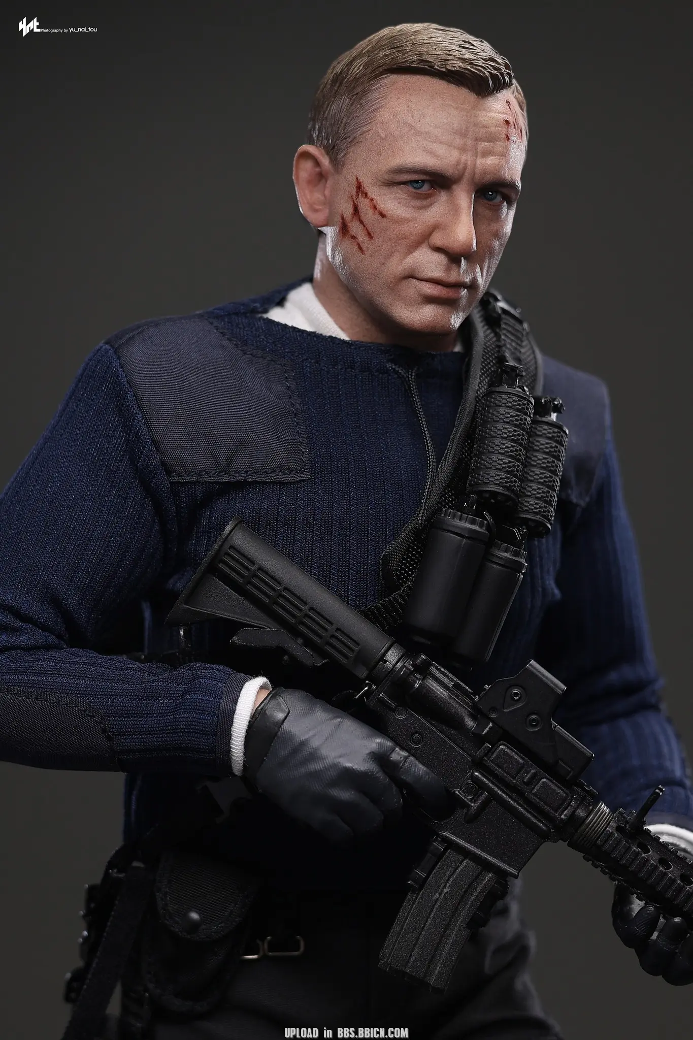 Hottoys - No Time To Die James Bond (Commando Outfit) 1/6th scale Collectible Figure MMS804 (Licensed) Statue(GK)