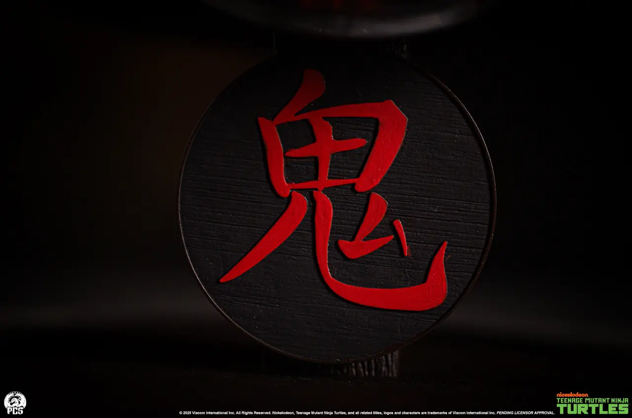 Premium Collectibles studio - Shredder Life-Sized Stainless Steel Armor Set (Licensed) Statue 