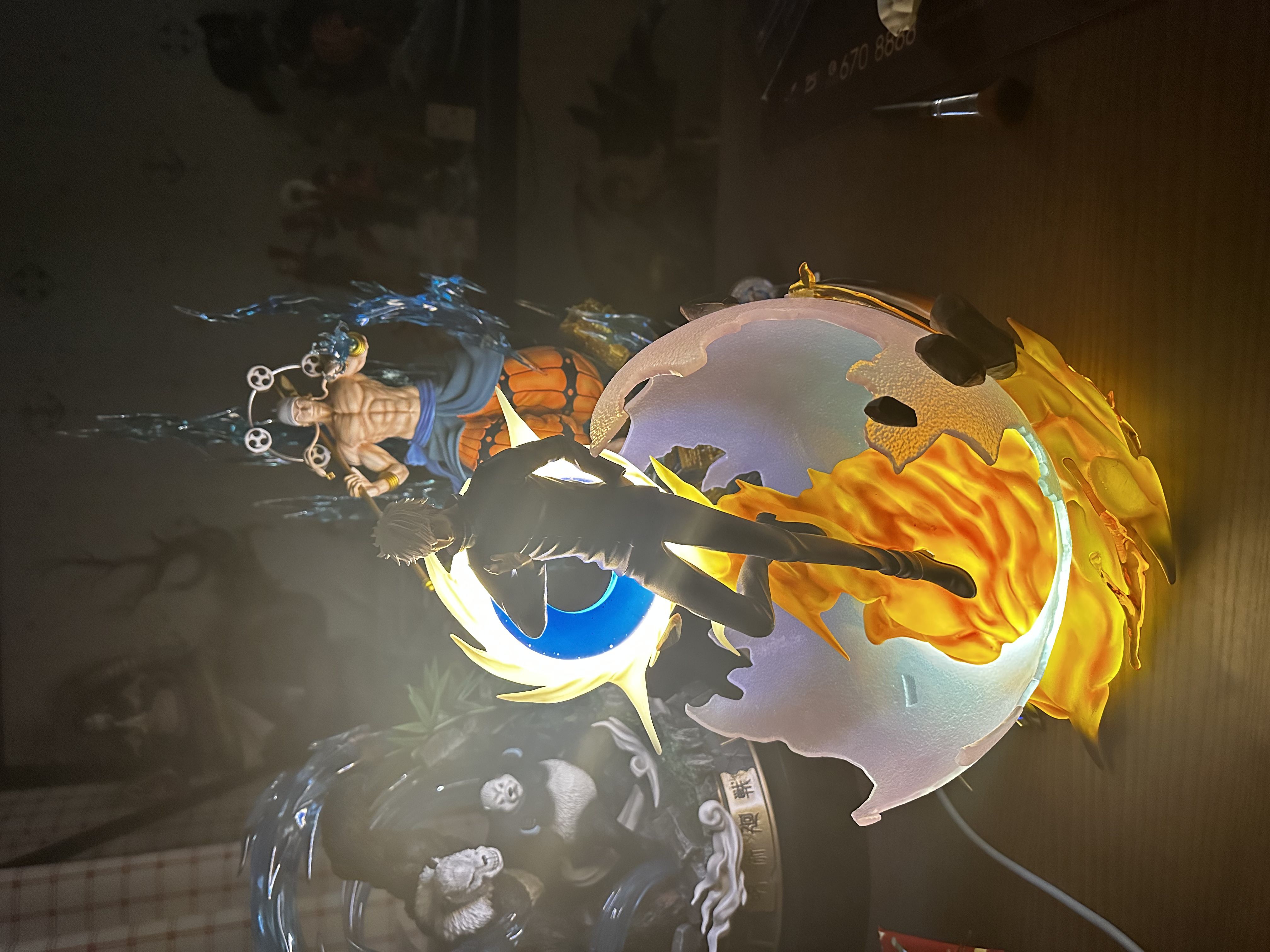 In stock Wuliangkongchu-Gojo Satoru. size 36cm high, 28cm wide, 28cm deep.(GK)-KWII-GK