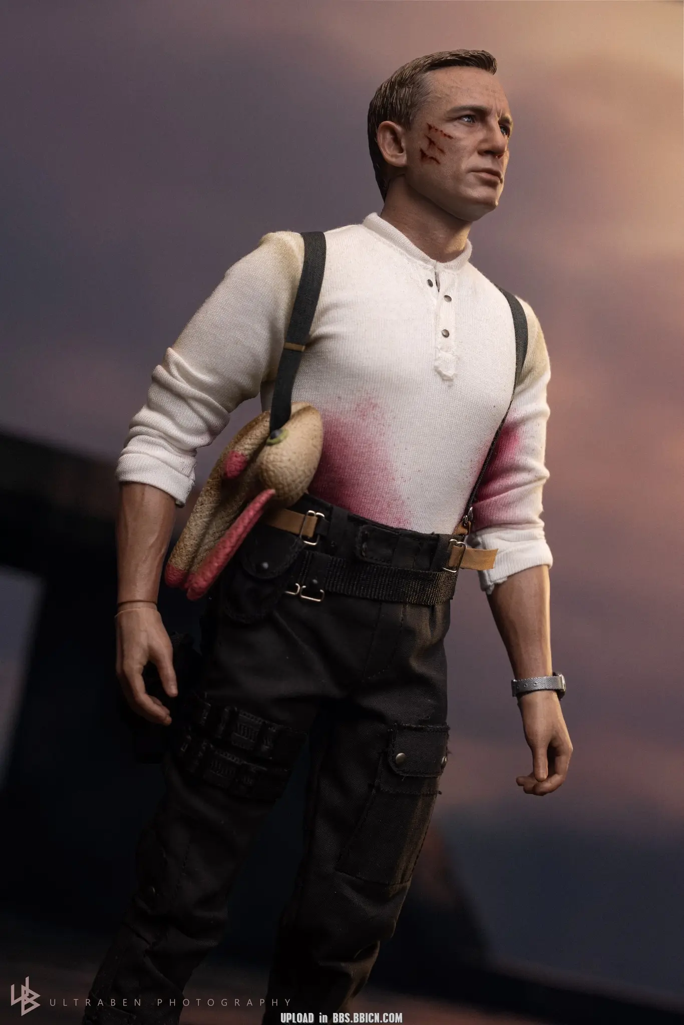 Hottoys - No Time To Die James Bond (Commando Outfit) 1/6th scale Collectible Figure MMS804 (Licensed) Statue(GK)