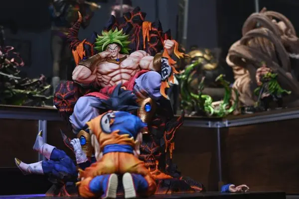 YISHOU Studio - Dragon Ball Throne Broly Statue