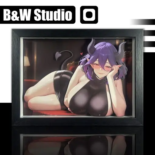 In stock-B&W Studio - Vermeil in Gold Vermeil three-dimensional decorative painting (Adult 18+)