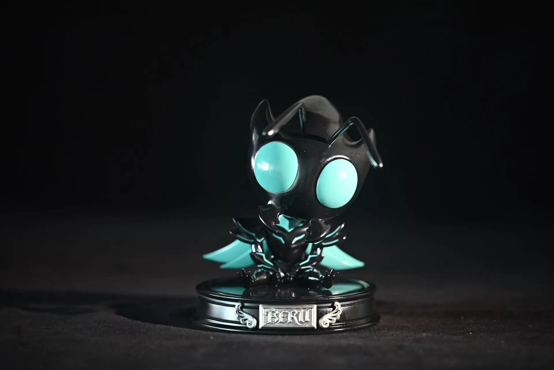 Hippo Studio & Lazy Studio - Solo Leveling Seated Series Igris & Beru Statue(GK)