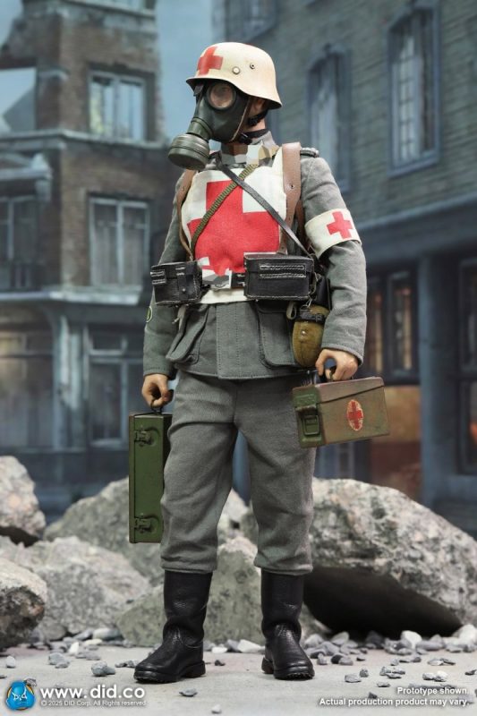 1/6 Scale WWII German Medic Officer Candidate Gregor D80183 (Licensed) Statue(GK)- DID Studio 