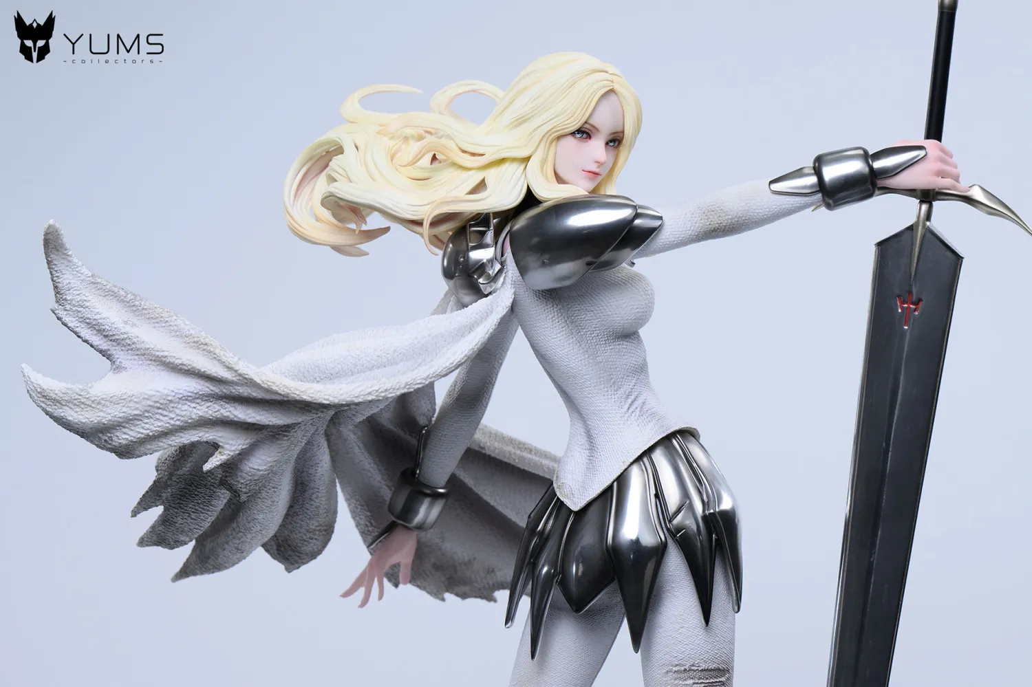 YUMS-Collectors Studio - Teresa X Clare Claymore Statue 