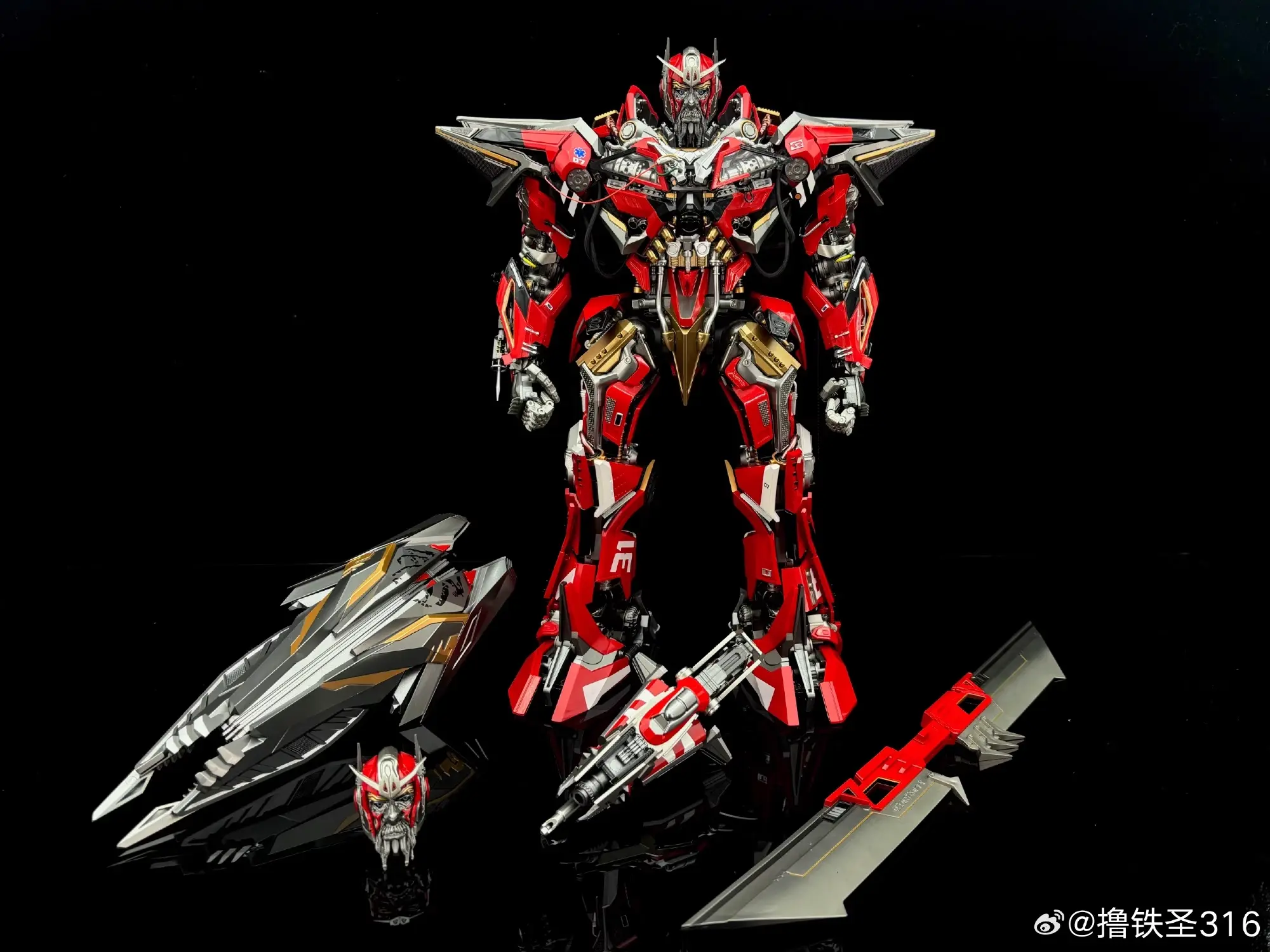 Lu Tie Sheng - Transformers Sentinel Prime DLX scale alloy finished product SP-316 (Licensed)Statue(GK)