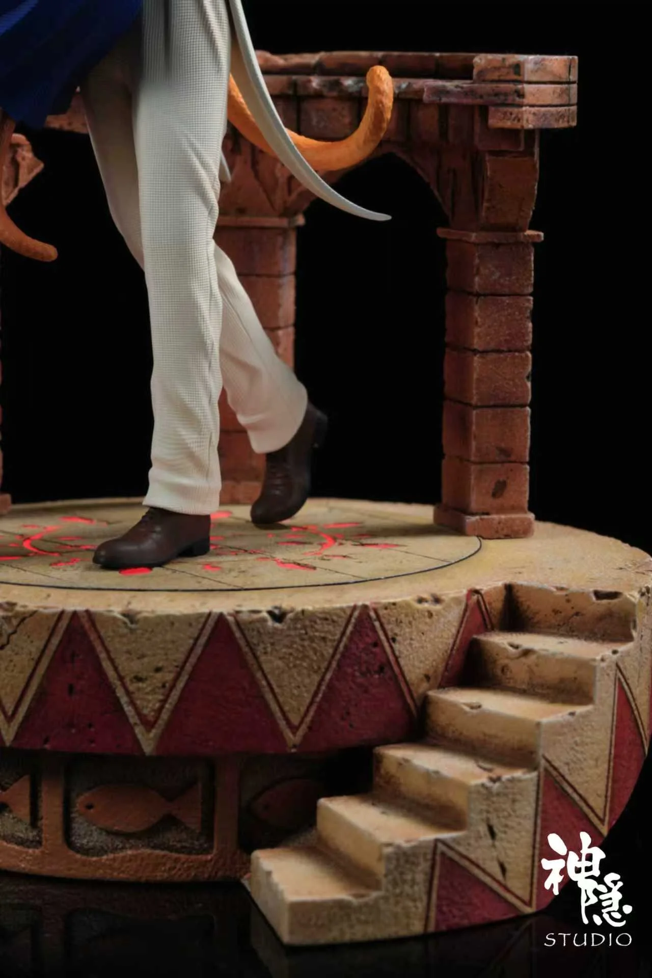 ShenYin Studio - Humbert von Gikkingen with LED Statue 