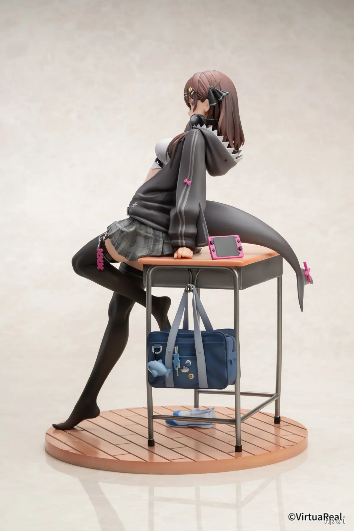 Reverse Studio - VirtuaReal Project Nana7mi 1/7 Shark Suit 2.0 (Licensed)Statue(GK) 